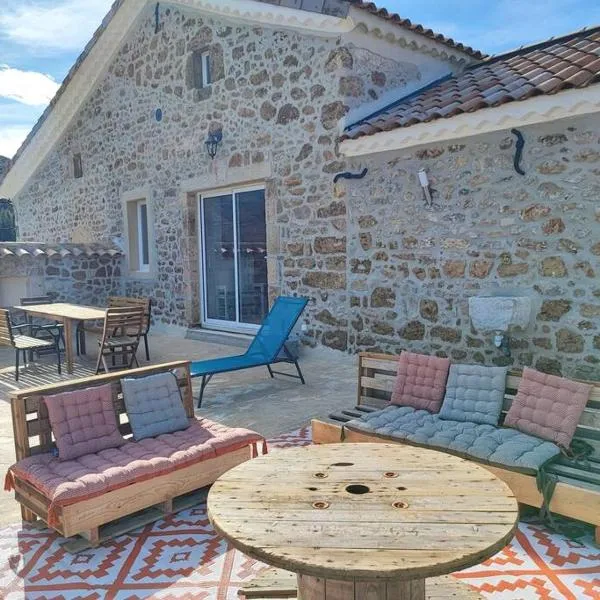 Gîte Sud Ardèche: Vinezac şehrinde bir otel