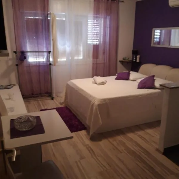 Rooms And Apartment Stambuk II, hotel in Split