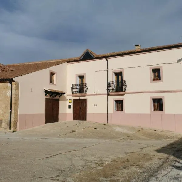 CASA RURAL, con Jacuzzi, Chimenea, BBQ, Bar y mucho mas, hotel v destinaci Almazán