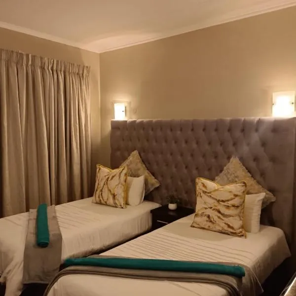 Apartment A8 inside Bains Lodge, hotel v destinaci Bloemfontein