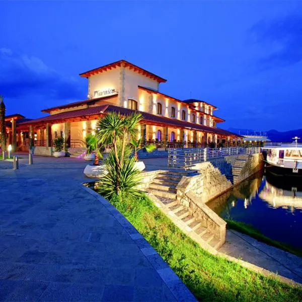 Plavnica Eco Resort, hotell i Virpazar