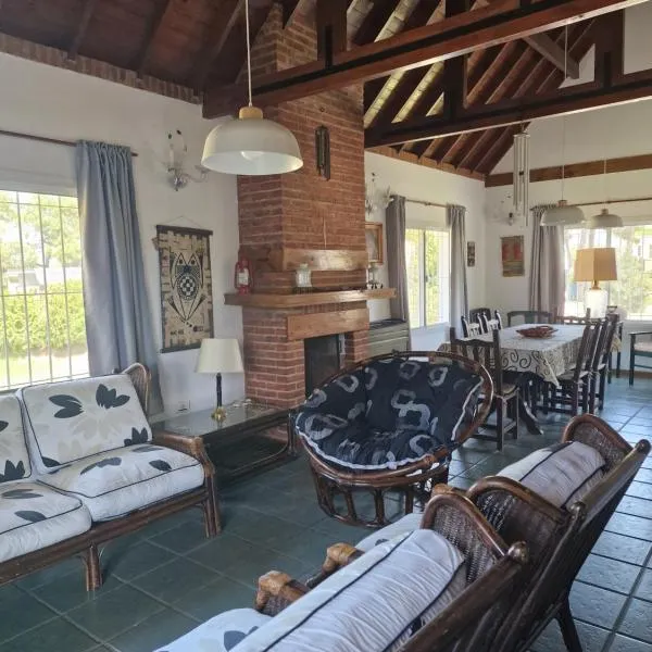 Dunas Chalet y Apartamento, sólo familias, hotel in Pinamar