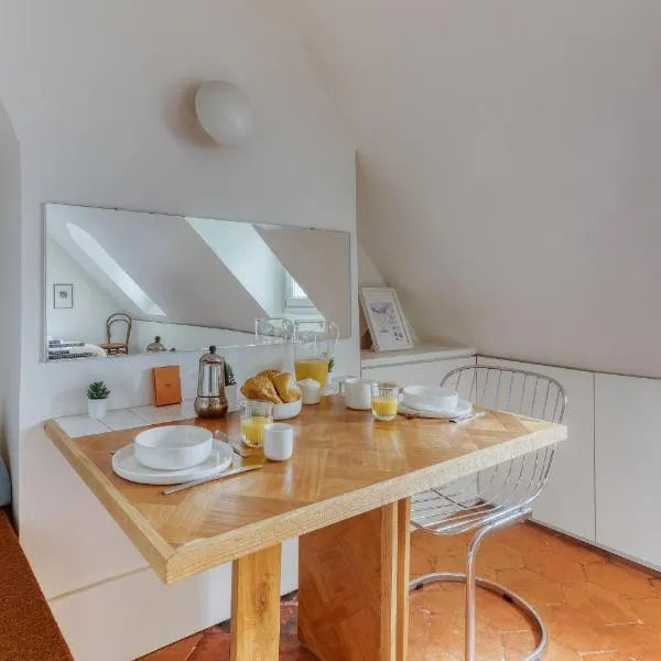 Studio Cocoon with View in the Heart of Paris 09