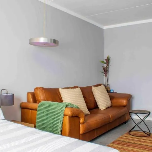 Work from Home!Short & Long stays - Free Parking, khách sạn ở Sandton