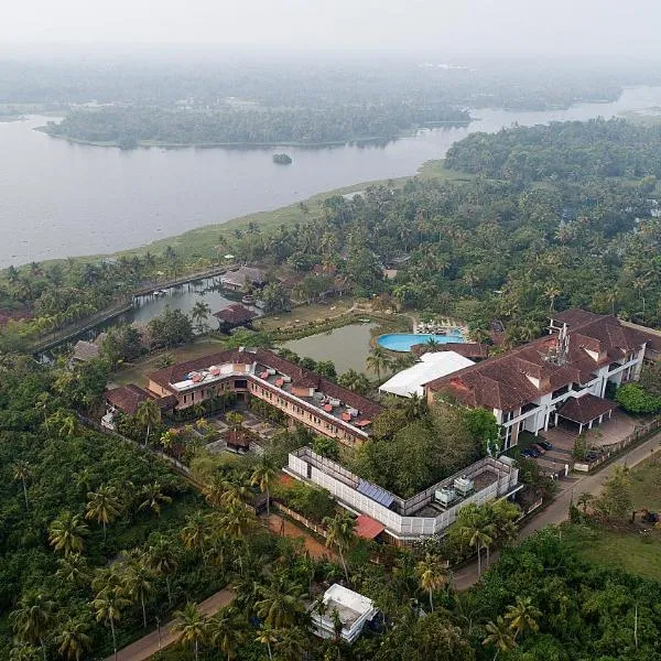 Plumeria Lake Resort & SPA, by Zaahrah Hotels And Resorts, hótel í Vaikom