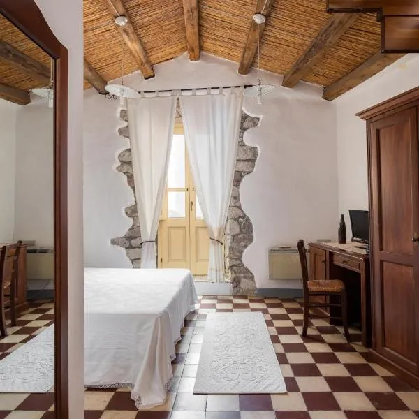 Locanda di Corte, hotel v destinaci Bosa