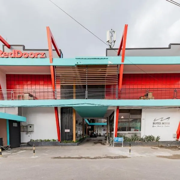 RedDoorz near Kejaksan Station Cirebon, hotel in Cirebon