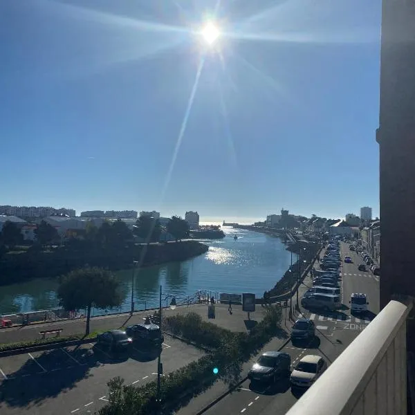 Studio vue sur mer, hotel v destinaci La Chaume