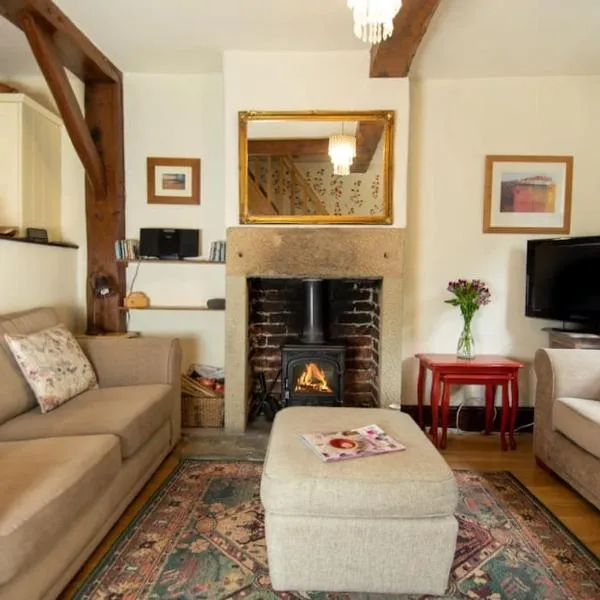 Characterful 2 bed cottage in excellent location, hotel v destinaci Baslow