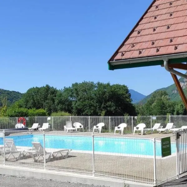 Cosy du Birdie Logement 4 pers avec piscine, hotel a Giez