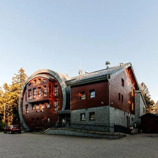 Hotel Obří Sud Javorník, hotel in Jeřmanice