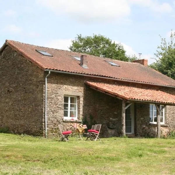 Maison Marigoule - Perfect with kids & families, hotel di Saint-Saud-Lacoussière