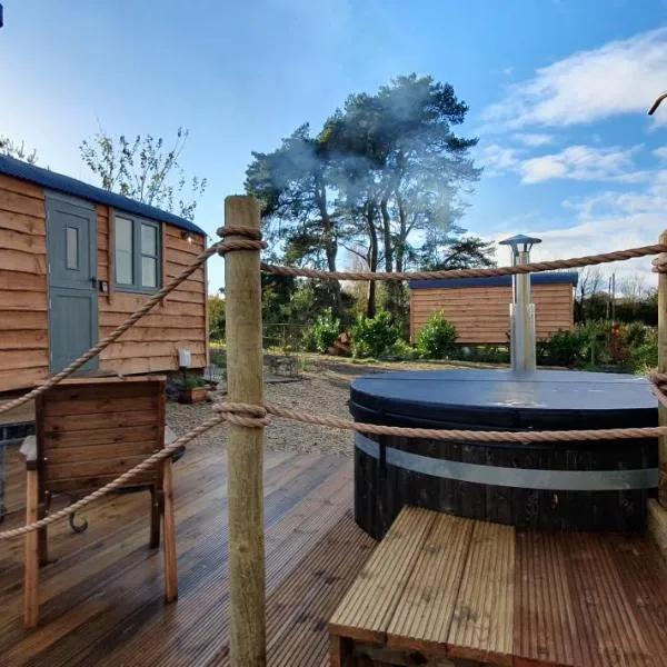 Forton House Shepherd's Huts, hotel em Chard