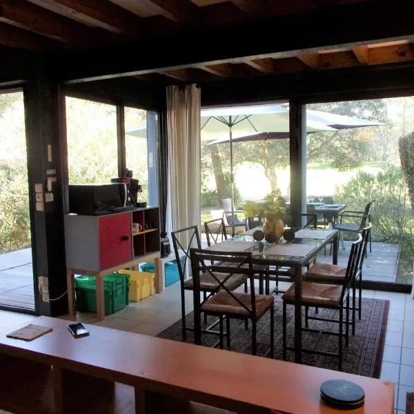 Beautiful 67 m duplex with gardengolf view, готель у місті Мольєтс-е-Маа