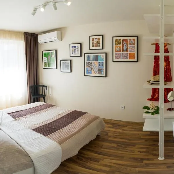 Sea grape wine flat in old center, khách sạn ở Varna City