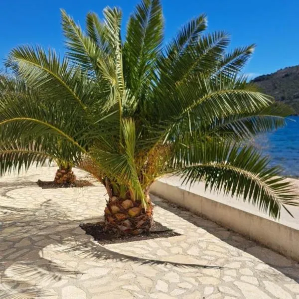 VILA KIKA, ξενοδοχείο σε Rogoznica