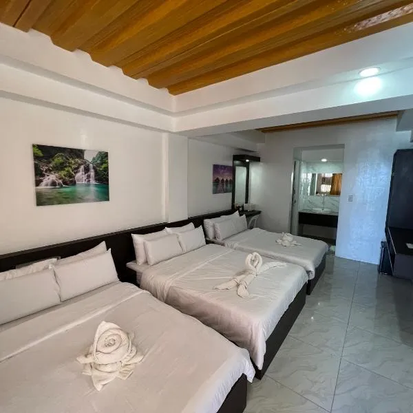 GingGing Hotel And Resort、オスロブのホテル