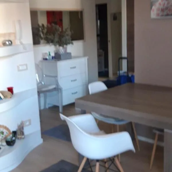 Appartamento zona porto a 10 mn a piedi dal mare, хотел в Ница