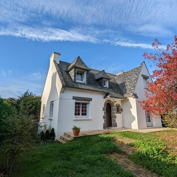 Charming House in the Cabellou on coastal trail, hotel in Concarneau