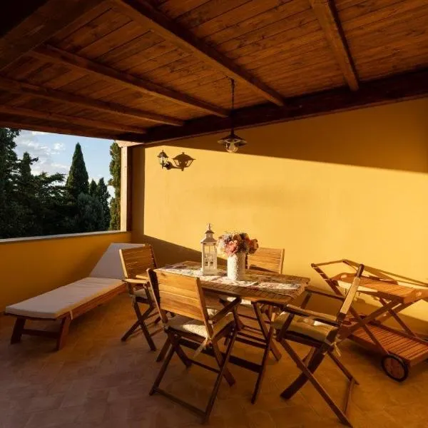 Lajatico Rentals - Terrazza sul Tramonto del Silenzio, hotel v destinácii Laiatico