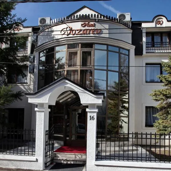 Garni Hotel Vozarev, хотел в Белград