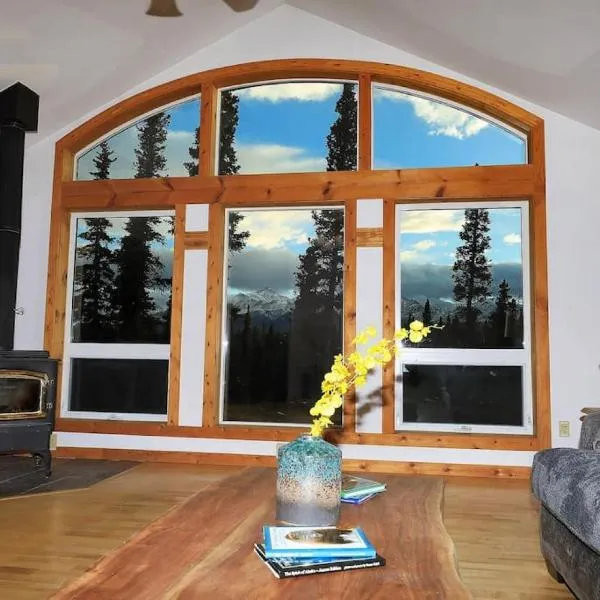 3 Bedroom Home with Amazing Views 11 mi from Denali, hotel in Healy