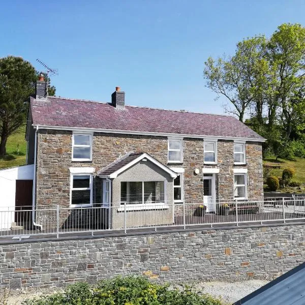 Ffyllon Fawr, hotell sihtkohas Llandyssiliogogo