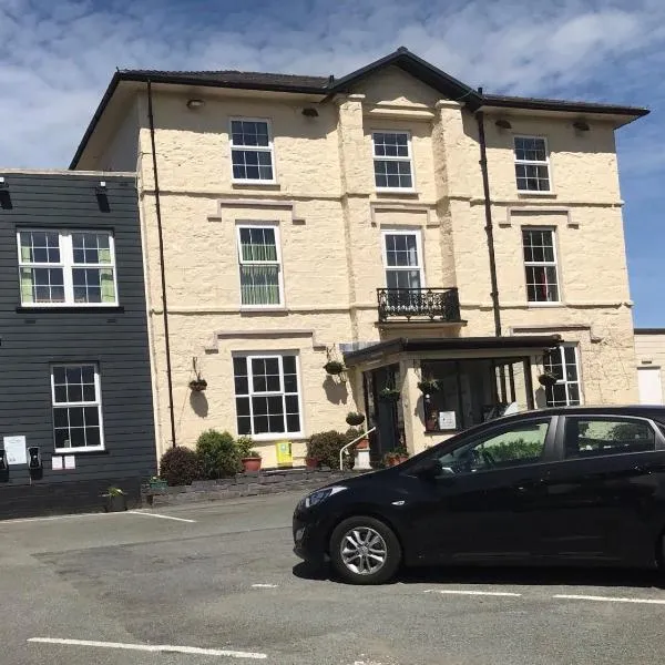 Padarn Hotel、ランベリスのホテル