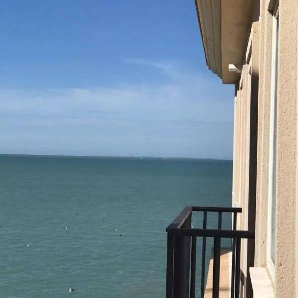 Apartamento DUPLEX CRUZ DEL MAR, hotelli kohteessa Chipiona