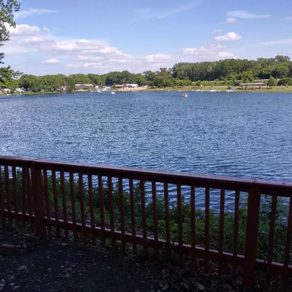 포티지에 위치한 호텔 Lakeshore Glamping Camping 238