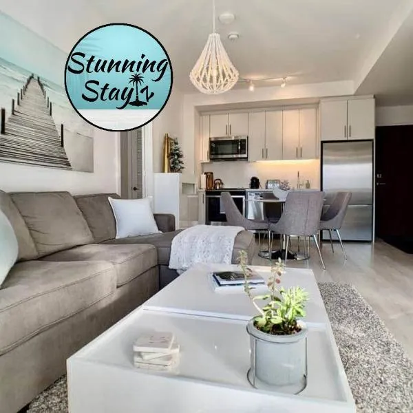 Stunning Stayz At Friday Harbour Beach Marina Resort Lake Simcoe Innisfil, hotel in Innisfil