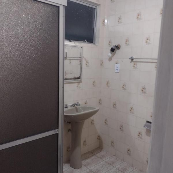 Apartamento amplo 10 mim da praia - Foto 3