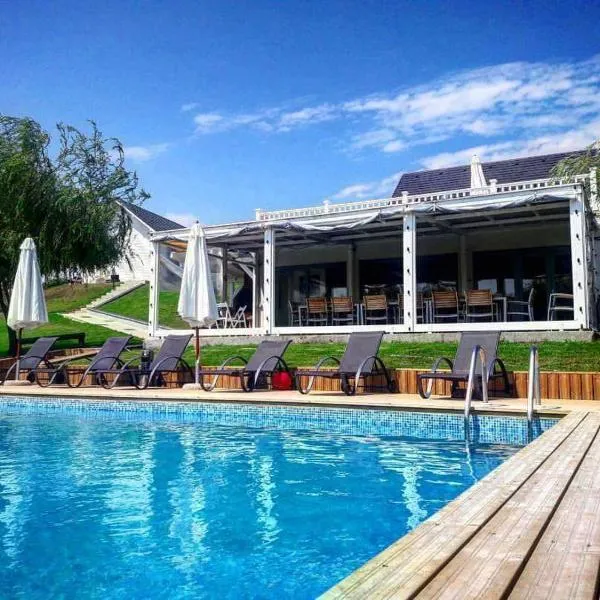 Pike Inn Bucătărie Autentică & Cazare cu Farmec, hotel v destinaci Dunavăţu de Sus