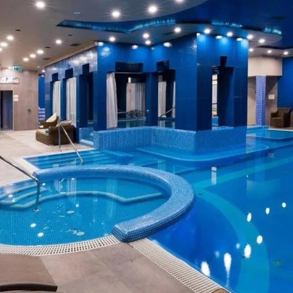 Golden Ball Club, hotel a Győr