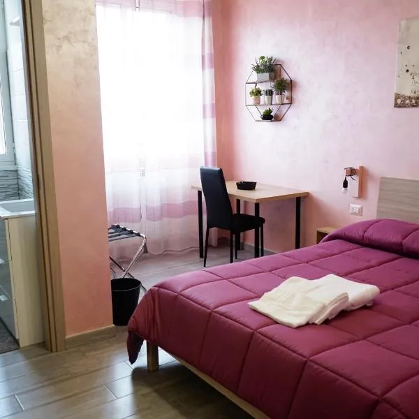 Roma Tourist Lease, hotel i Acilia