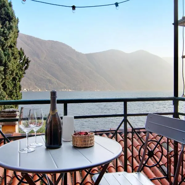 Fogazzaro Lake View Apartment, hotel di Oria