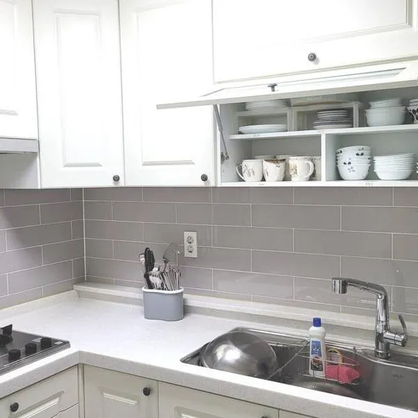 SinNaMu Family House, hotel in Suwon