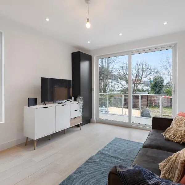 Star London Station Road 3-Bed Oasis with Garden, Hotel in The Hyde