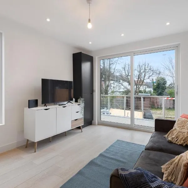 Star London Station Road 3-Bed Oasis with Garden, hotel a The Hyde