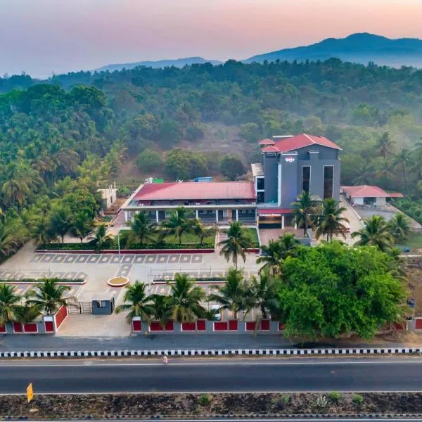 Hotel Aaradhya Adorer, hotel in Kudal