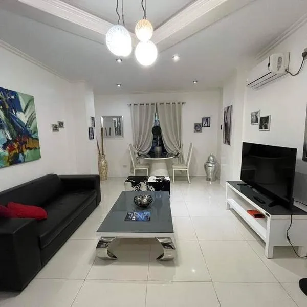 Sheryll Escapes - Kandi big 1 BR, king bed, free housekeeping, fiber fast internet, khách sạn ở Angeles