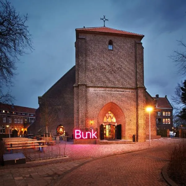 Bunk Hotel Amsterdam, hotel in Zuiderwoude