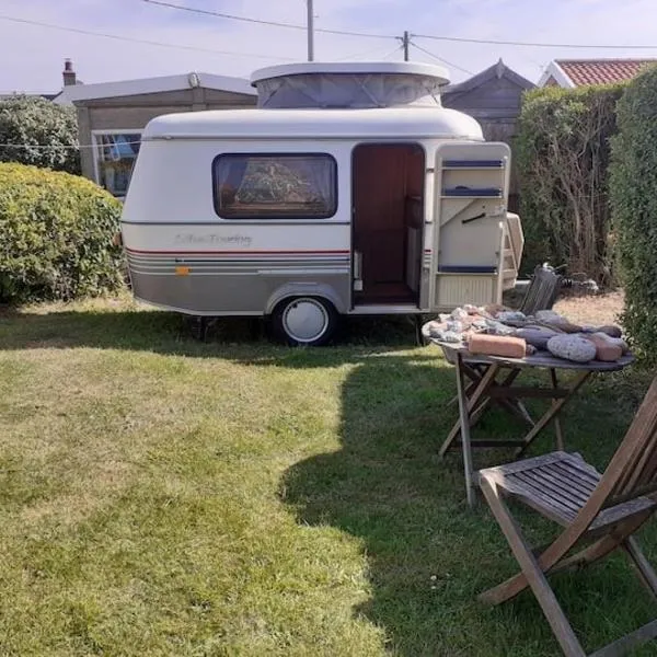 Sundial Cottage Eriba Caravan, hotel v destinácii Gimingham