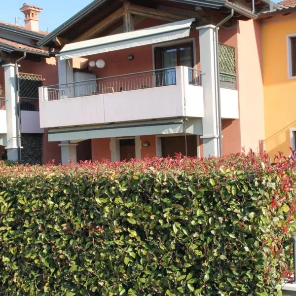 CASA VACANZE DA RIKI APPARTAMENTO 2, hotel v destinaci Peschiera del Garda