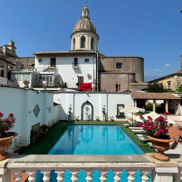 Don Camillo Suites, hotel v destinaci Riposto
