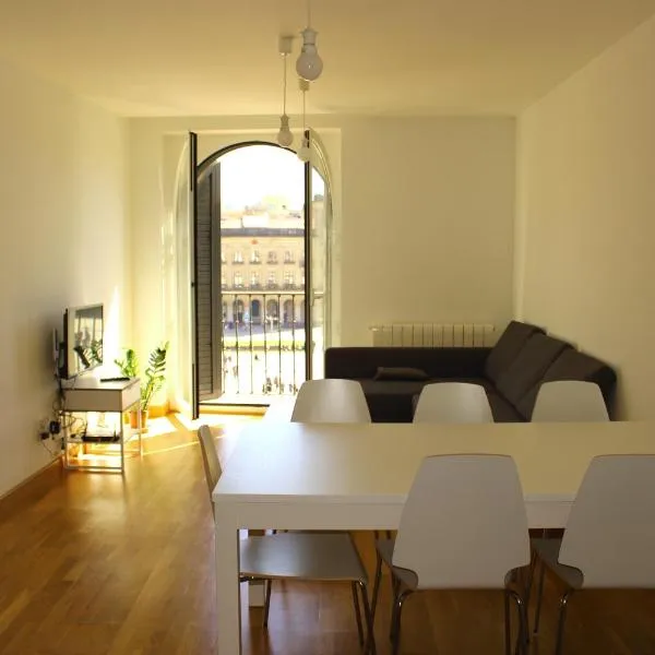Aloha Apartamentos, hotel v destinaci Pamplona
