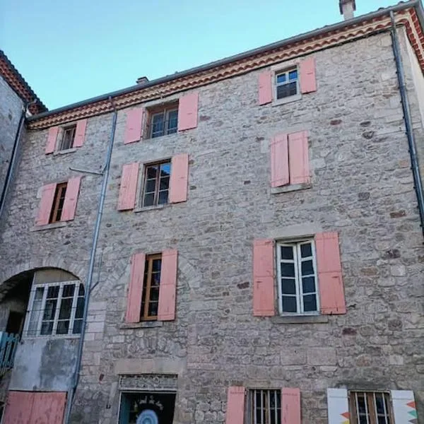 Appartement 1er étage – hotel w mieście Largentière