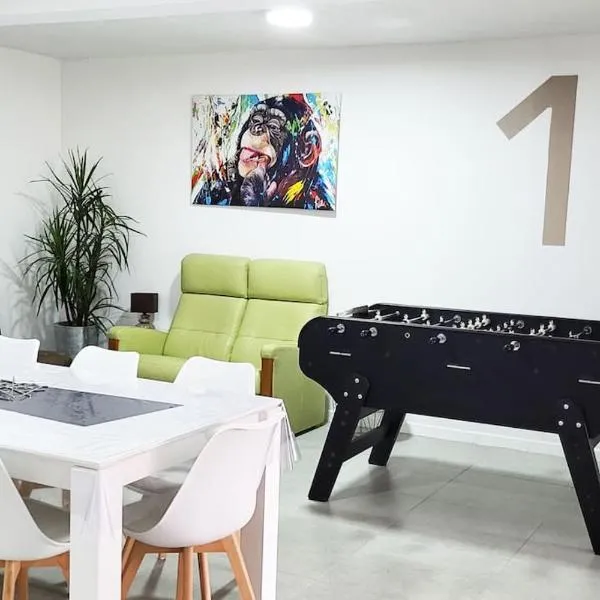 Domaine La Murenne 2 logements independants avec entrees separees jardins privatifs pour chaques logements 6 OU 2 personnes WIFI CLIMATISE, hotel in Argelès-sur-Mer