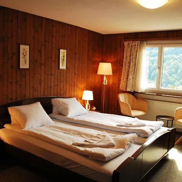 Rooms with Private bathrooms、サースのホテル