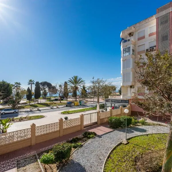 Seafront Apartment, hótel í Torre del Mar